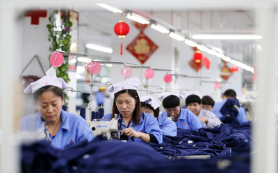 山東即墨出口服裝企業迎新年生產旺季